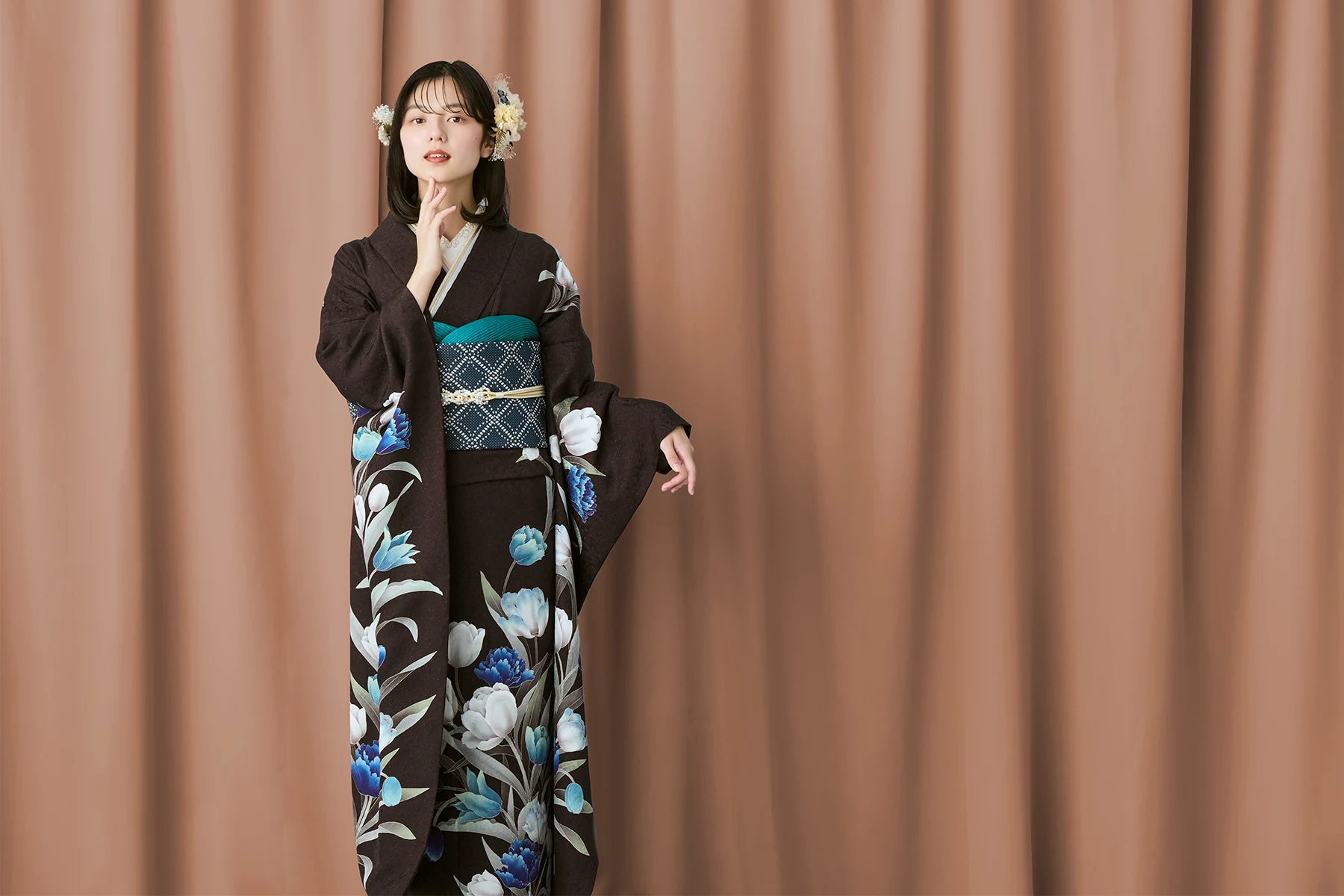 花揺れるチューリップ／ビターブラウン