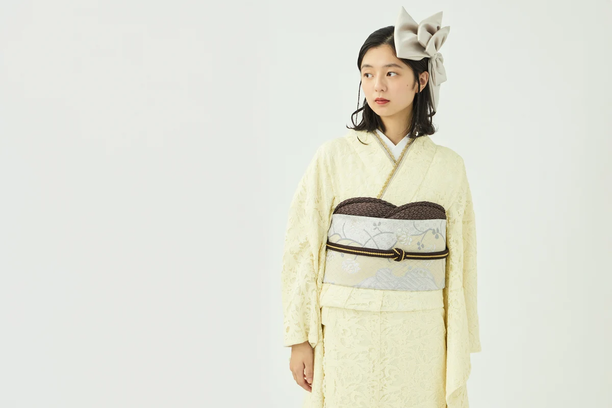 レースの振袖／ミルク