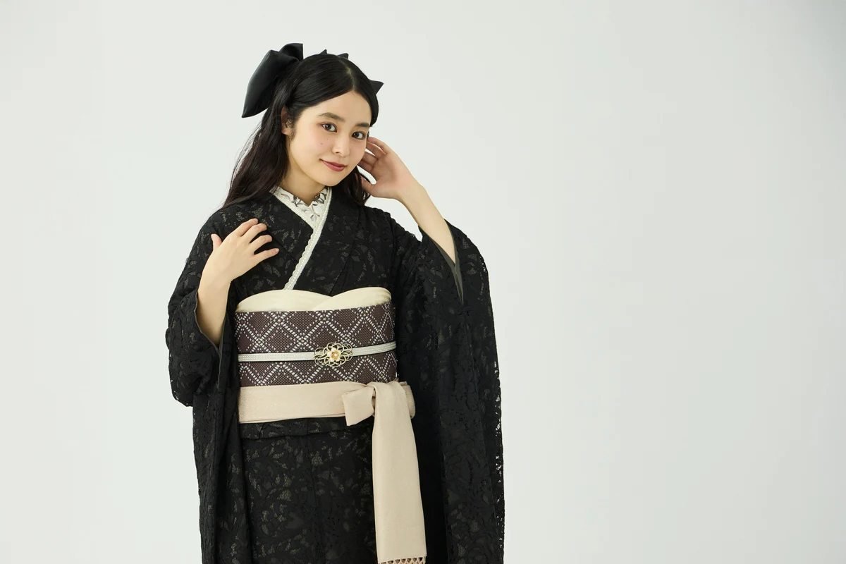 レースの振袖／ノワール