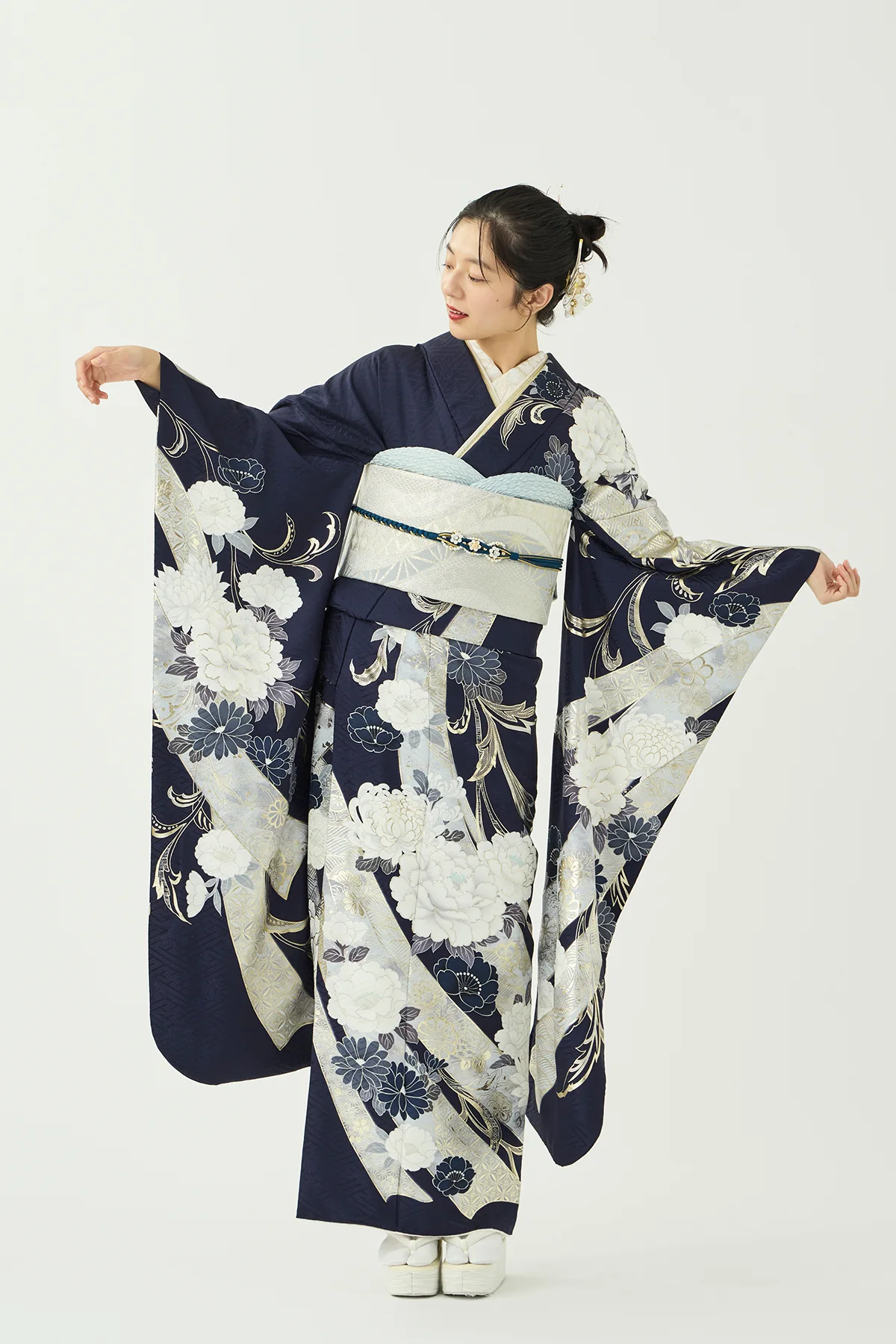 No：C1170100161011 振袖／熨斗目牡丹／紺