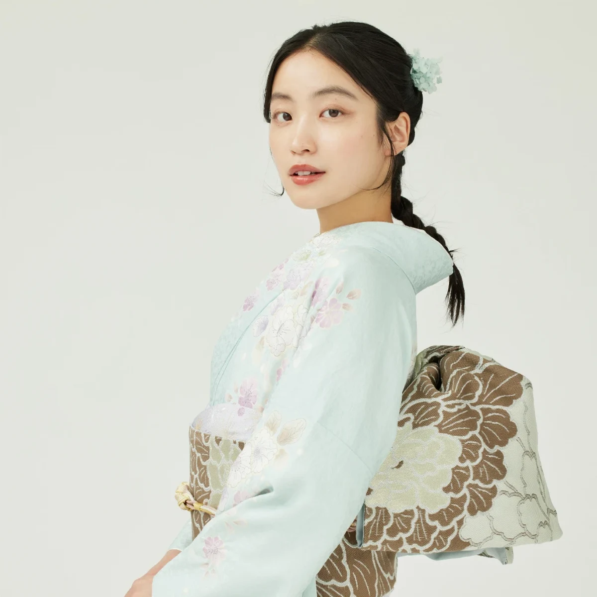 結婚式に振袖を着ていく場合は？マナーや振袖の選び方も解説