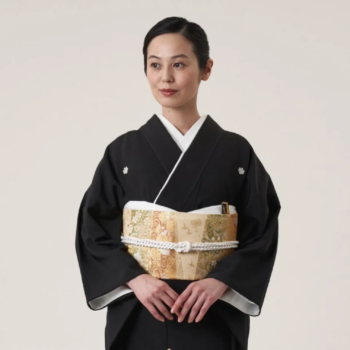 振袖と留袖・訪問着の違いとは？着物の意味やどれを着るべきなのか解説